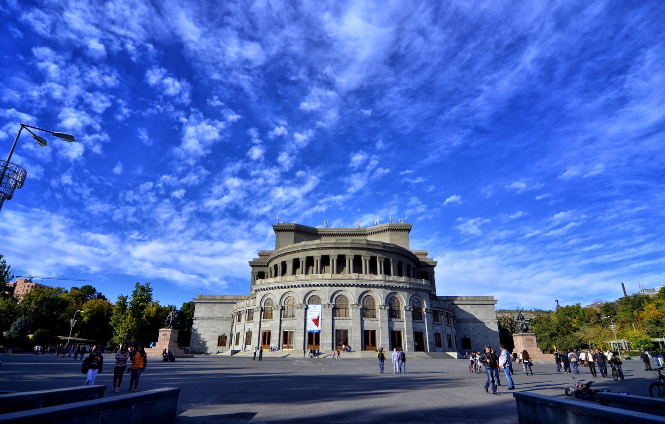 erevan-armeniia-opera-teatr